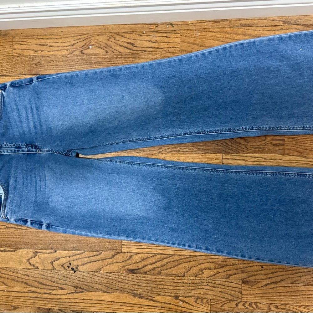 High-Rise Wide-Leg Jeans in Medium Blue - Picture 3 of 4